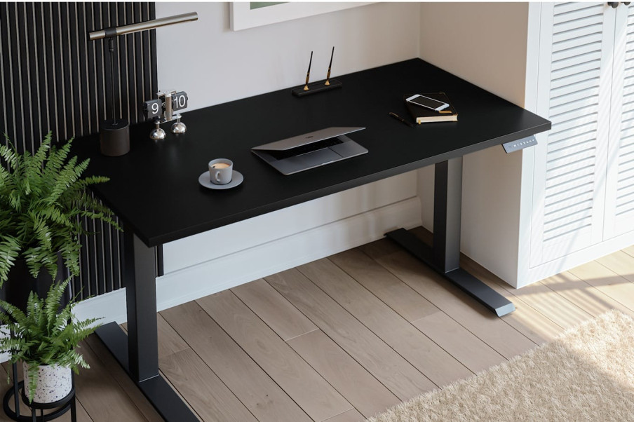 Na jakie sposoby można regulować biurka elektryczne?