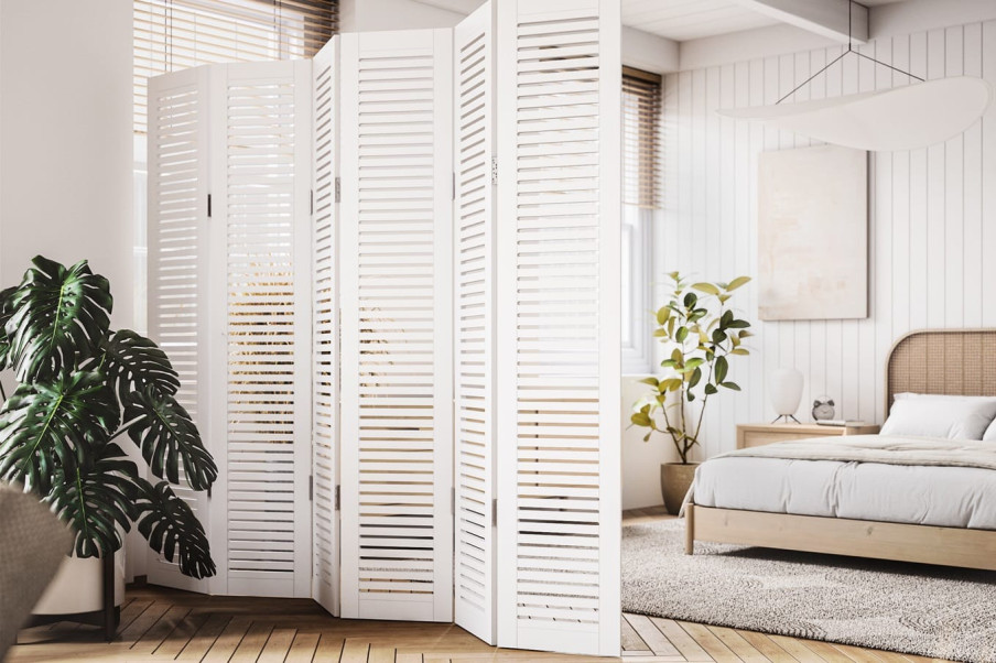 Parawan z paneli ażurowych jako sposób na efektowne wydzielenie przestrzeni